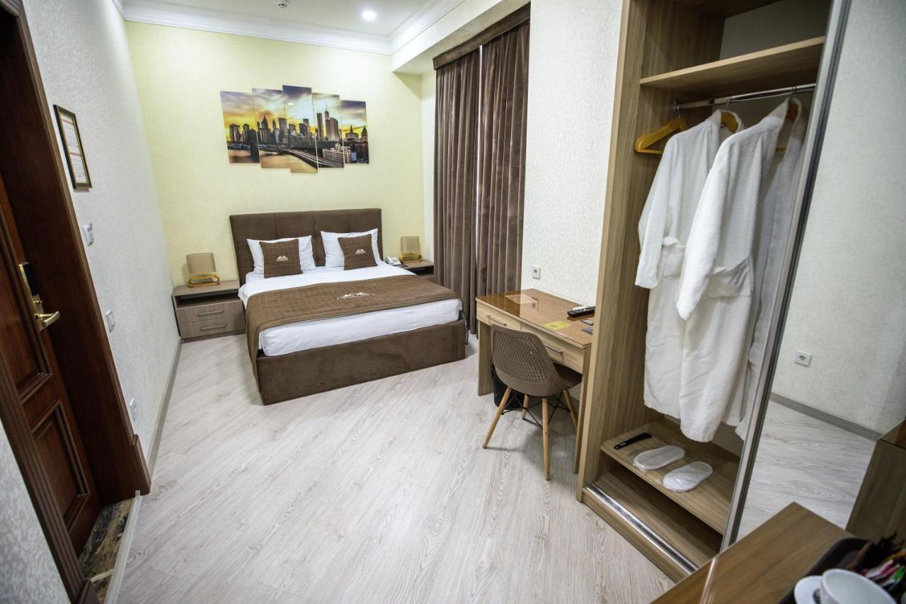 Leader Hotel Tasjkent Buitenkant foto