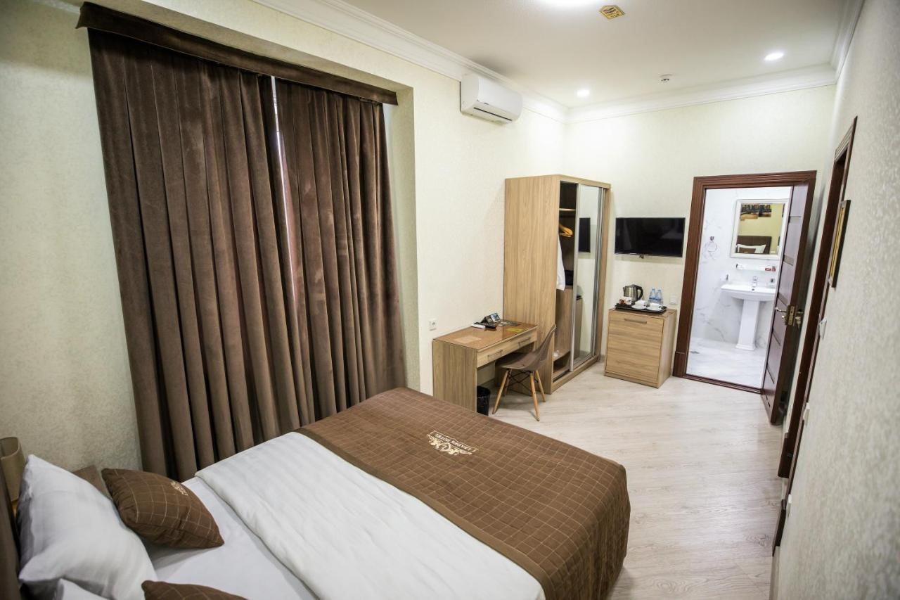 Leader Hotel Tasjkent Buitenkant foto