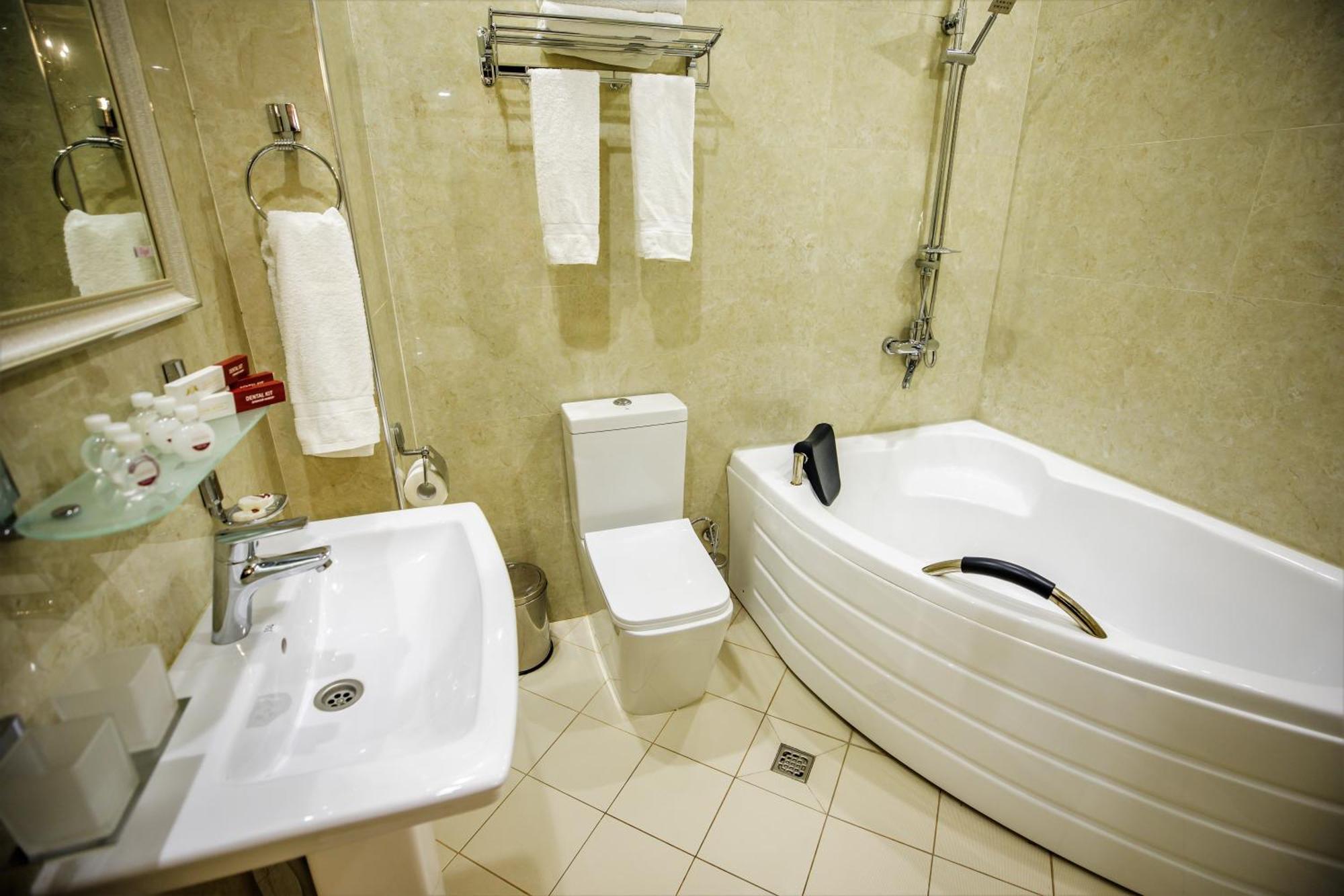 Leader Hotel Tasjkent Buitenkant foto